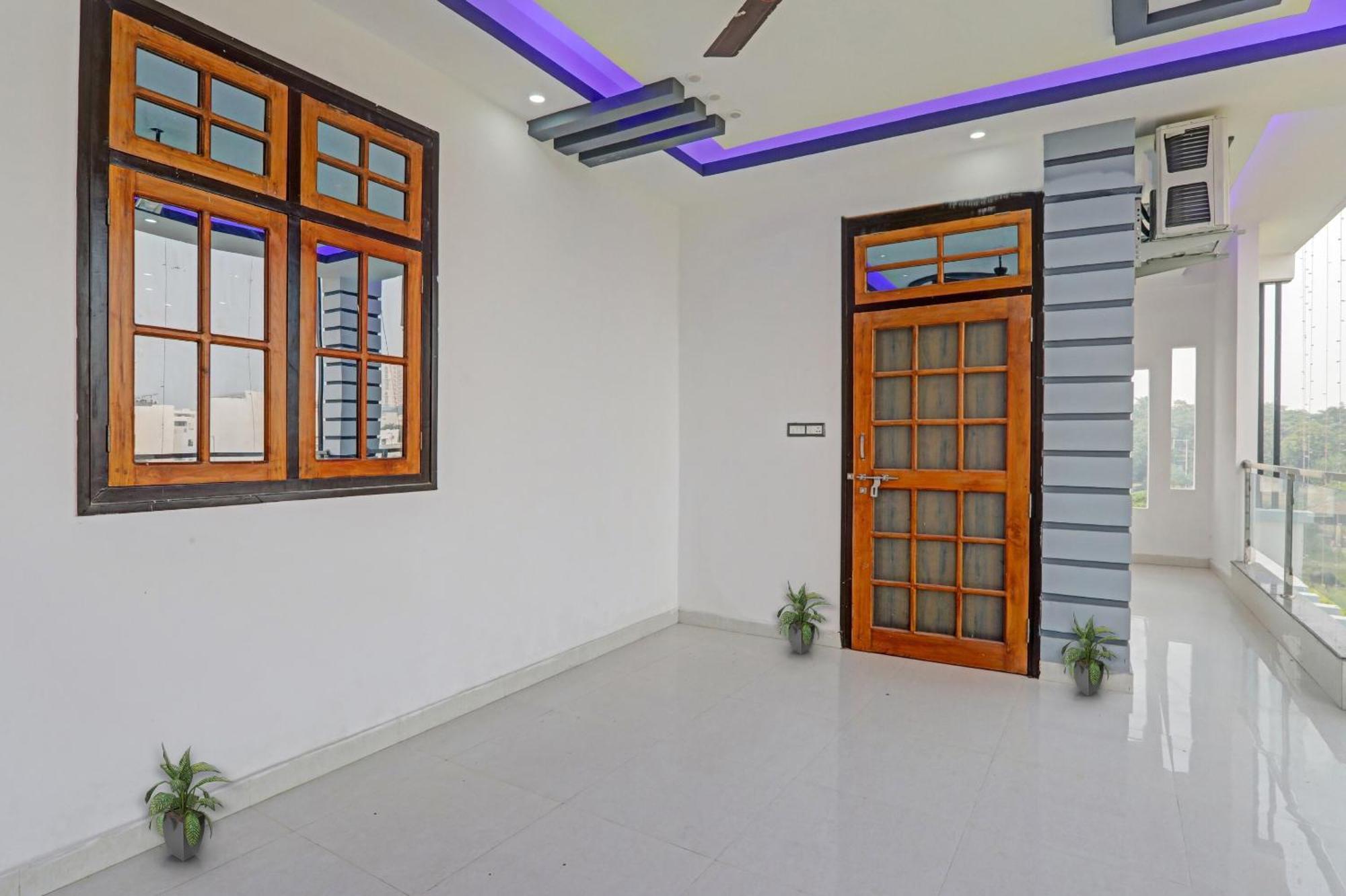 Townhouse Relax Inn Chinhat Buitenkant foto